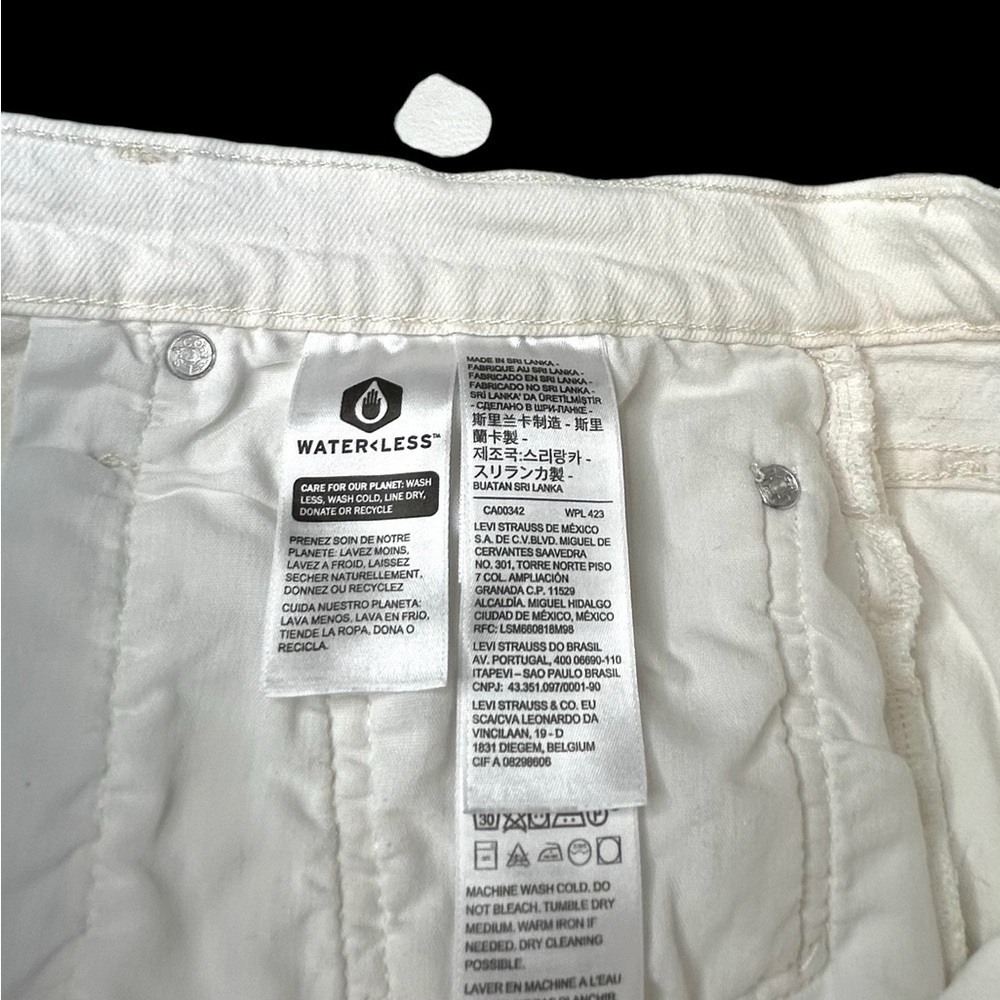 Levi's 501 High Waist Button Fly Cut Off Denim Shorts Waist 32 White Cream - Picture 11 of 16